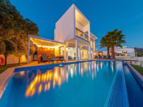 Elegant Villa in Armação de Pêra
